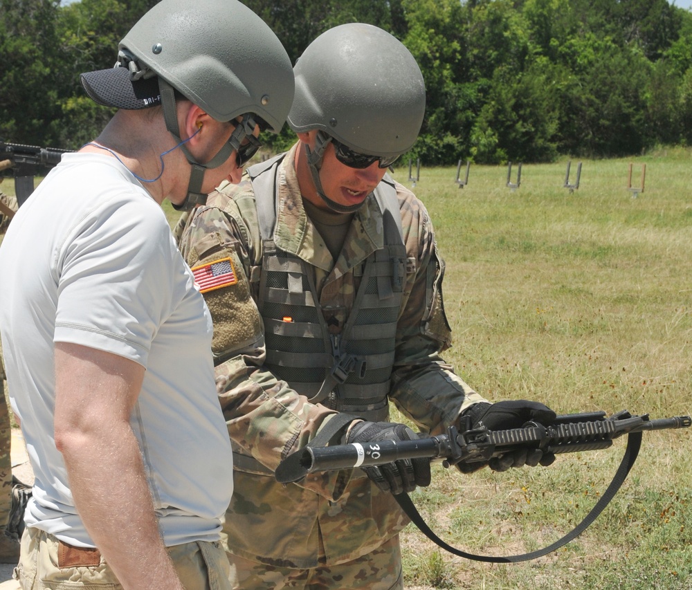 372nd CSSB hosts employer visit during annual training