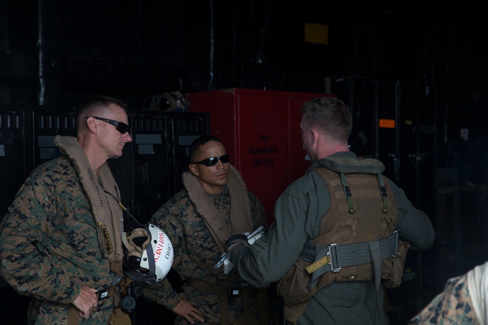 Third Marines CO visits USS Bonhomme Richard at sea