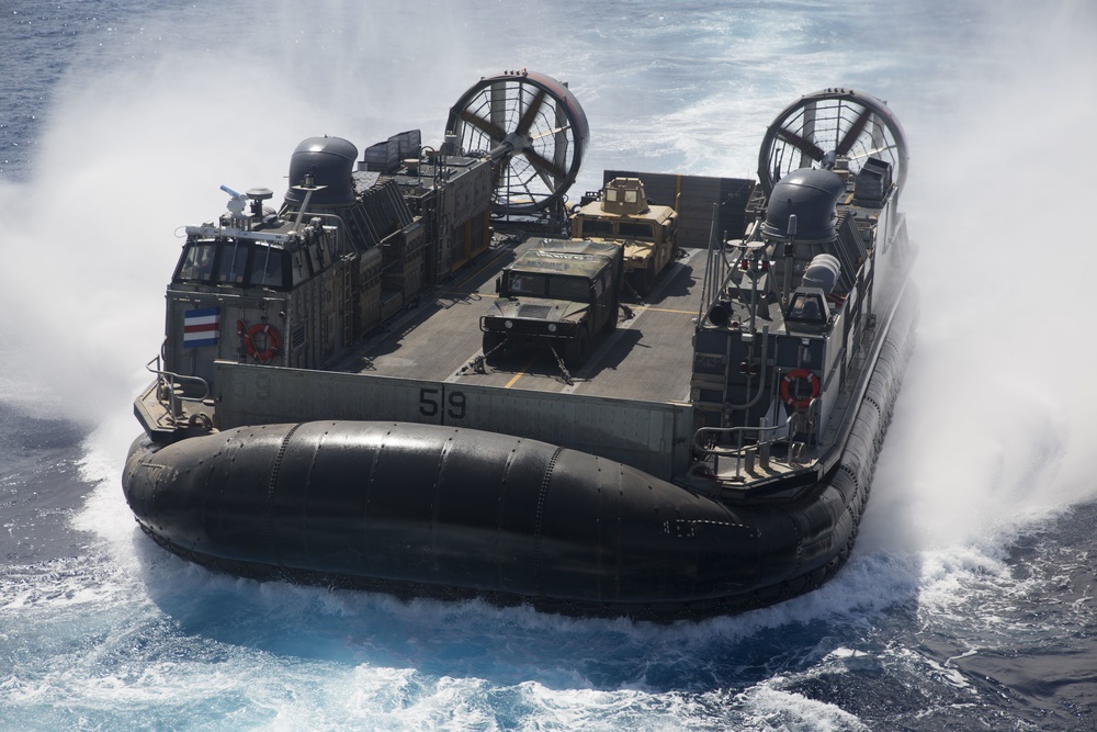 Ship to Shore: LCACs bring troops, equipment ashore during RIMPAC