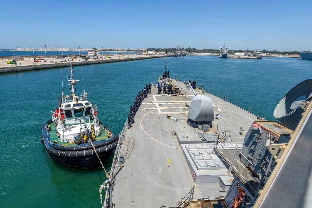 Laboon Arrives in Rota Spain