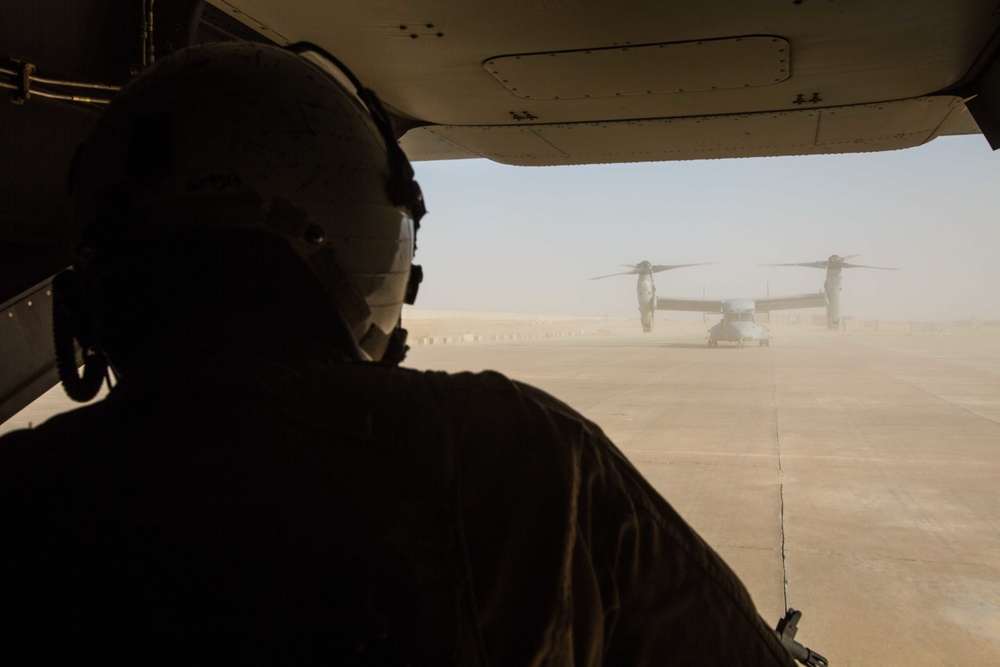 Marines conduct resupply in support of CJTF-OIR