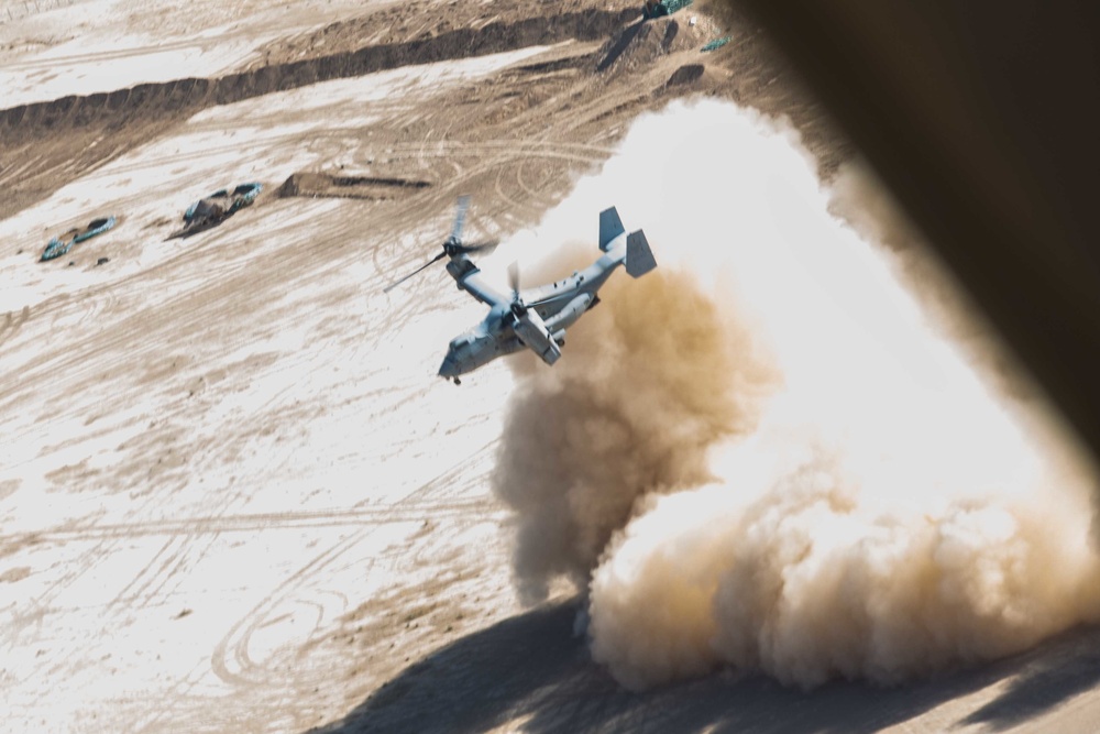 Marines conduct PAX flights and resupply in support of CJTF-OIR