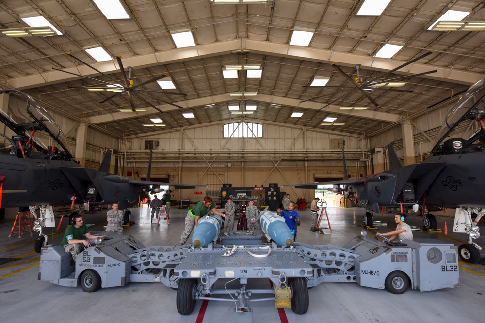 AMUs square off in quarterly load crew competition