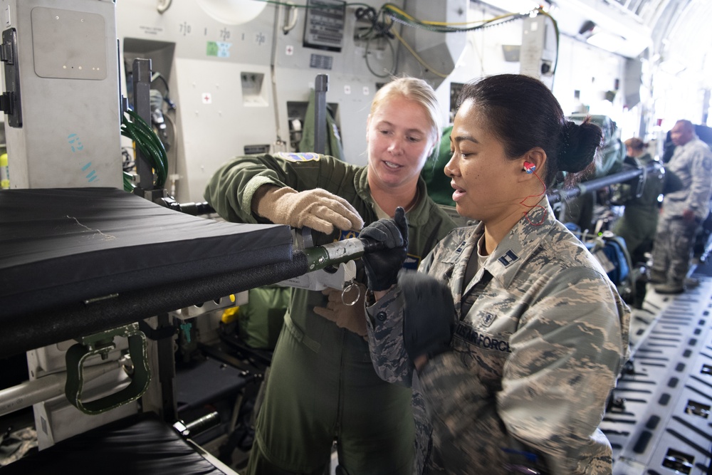 Aircrew, medical Airmen train together at Pacific Lifeline 2018