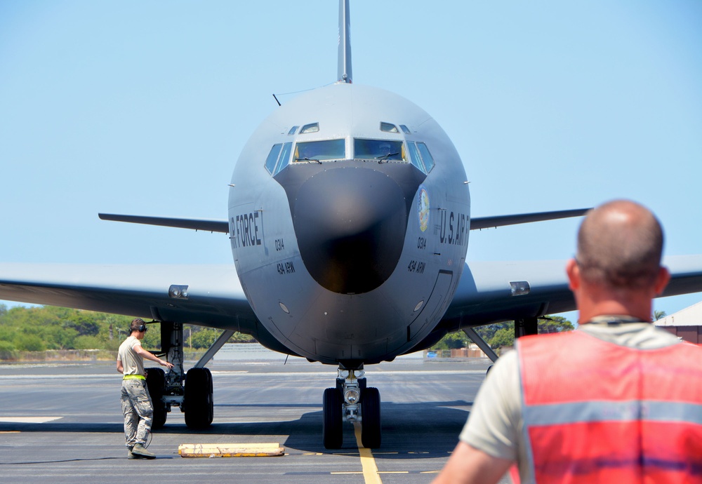 434th Aircraft Maintenance squadron recovers KC-135 to support RIMPAC 2018