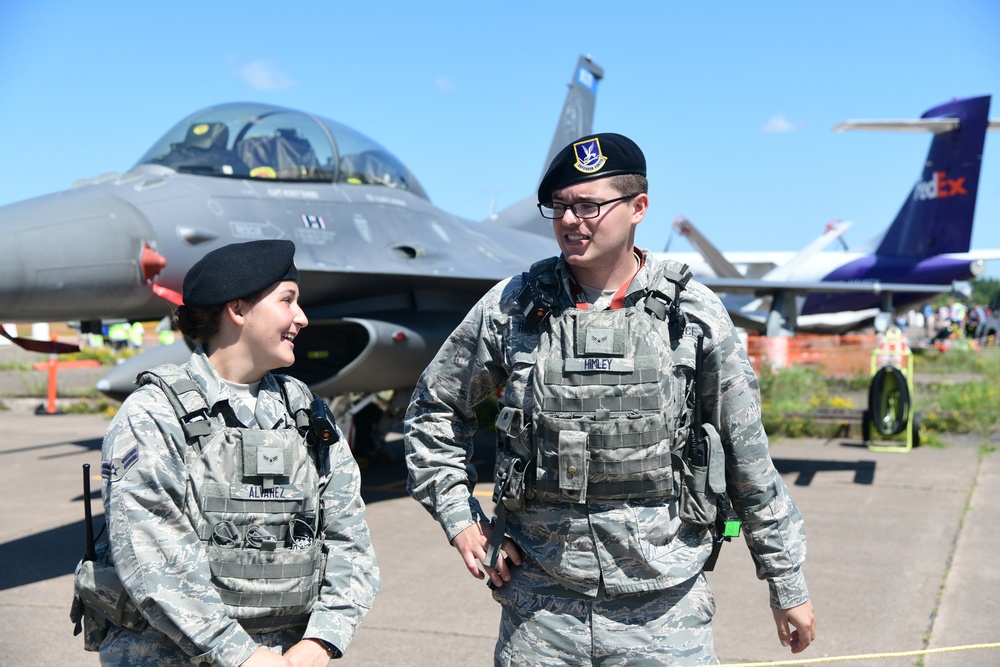148FW SFS Helps with 2018 Duluth Air Show