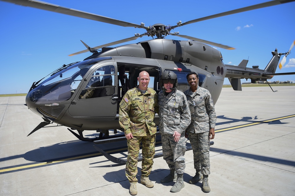 460th Space Wing leadership meets with COANG