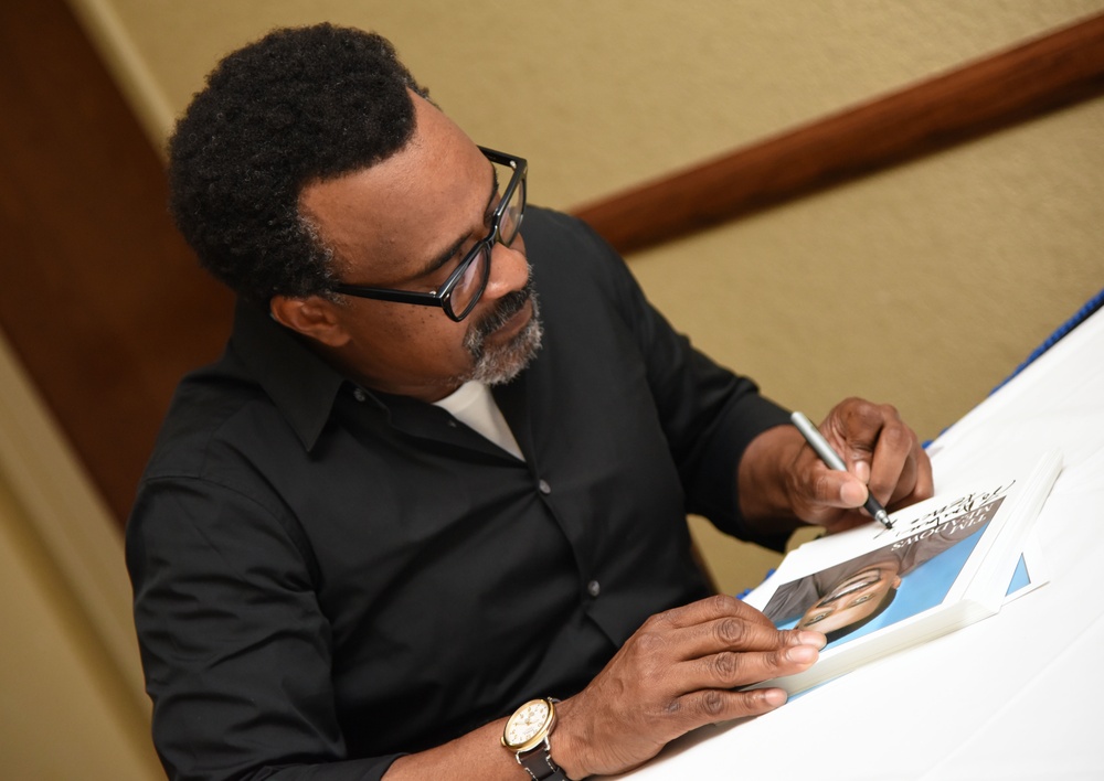 Tim Meadows brings laughter to Keesler