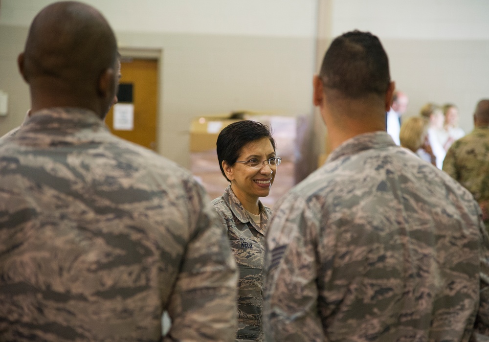 Distinguished visitors meet with CE Airmen in Mississippi