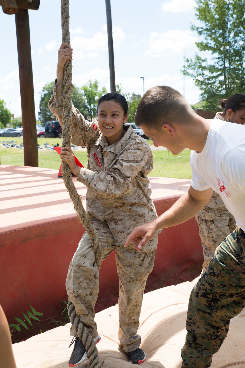 SLCDA attendees attempt Marine officer confidence course