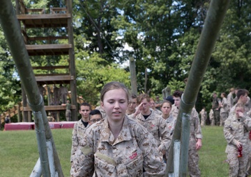 SLCDA attendees attempt Marine officer confidence course