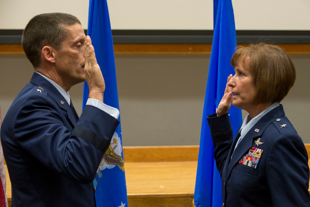 AFCYBER vice receives star during ceremony