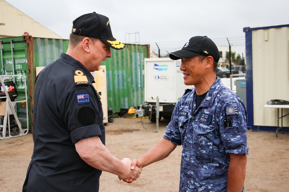 New Zealand Commodore Visits Point Loma During RIMPAC