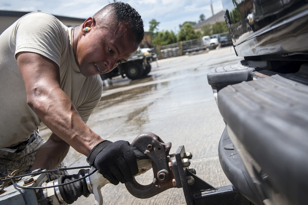 Loadmasters prepare units to deploy