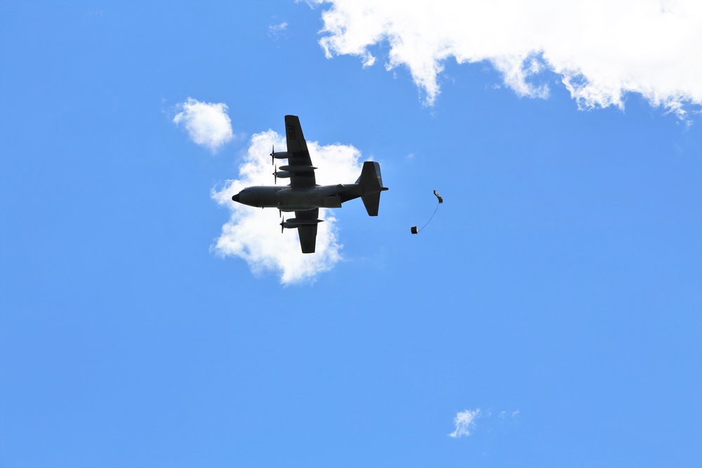 Airmen coordinate CDS airdrop during Patriot North 2018 ops at Fort McCoy