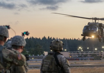 2-158th AHB night assault training