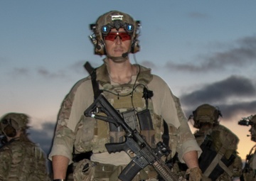 2-158th AHB night assault training