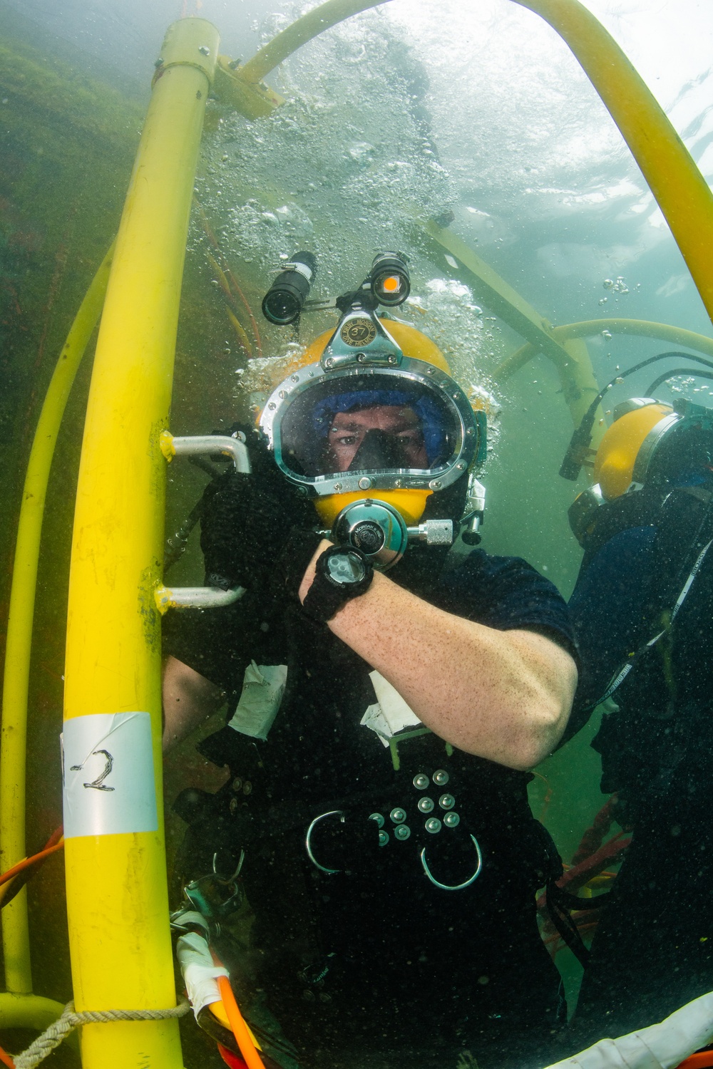 MDSU1 and Regional Dive Locker Pacific dive at JBPHH