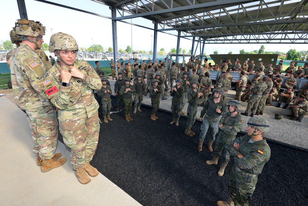 Multinational Airborne Refresher Training at Caserma Del Din, Vicenza, Italy, July 18, 2018.