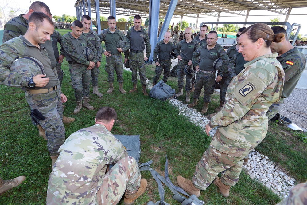 Multinational Airborne Refresher Training at Caserma Del Din, Vicenza, Italy, July 18, 2018.