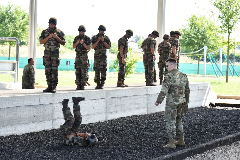 Multinational Airborne Refresher Training at Caserma Del Din, Vicenza, Italy, July 18, 2018.