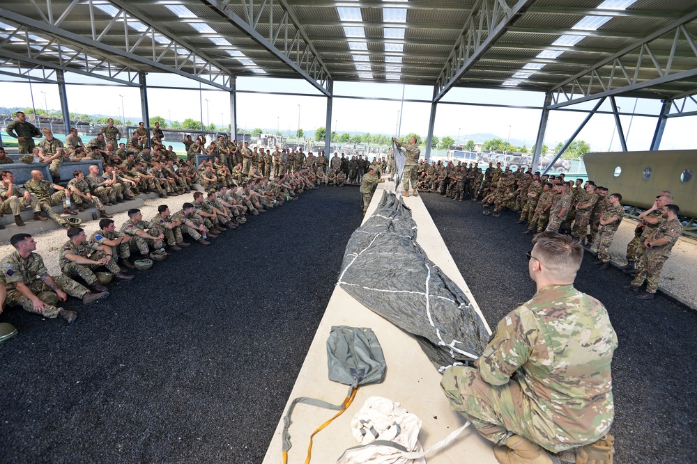 Multinational Airborne Refresher Training at Caserma Del Din, Vicenza, Italy, July 18, 2018.