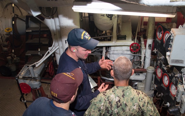 U.S. 3rd Fleet Command Master Chief Jack Callison Visits USS Bonhomme Richard (LHD 6)
