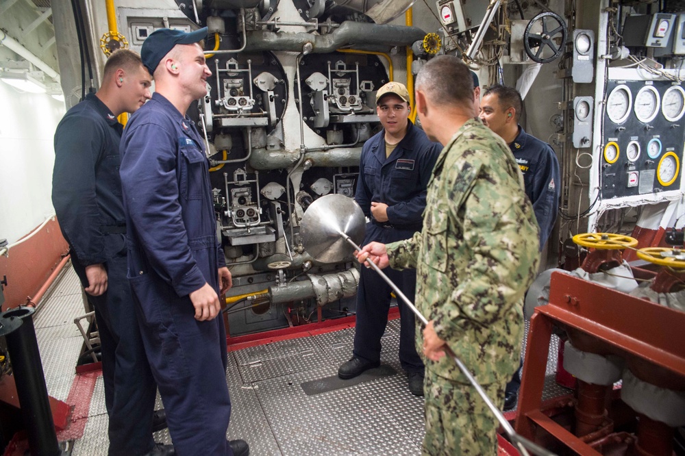 U.S. 3rd Fleet Command Master Chief Jack Callison Visits USS Bonhomme Richard (LHD 6)