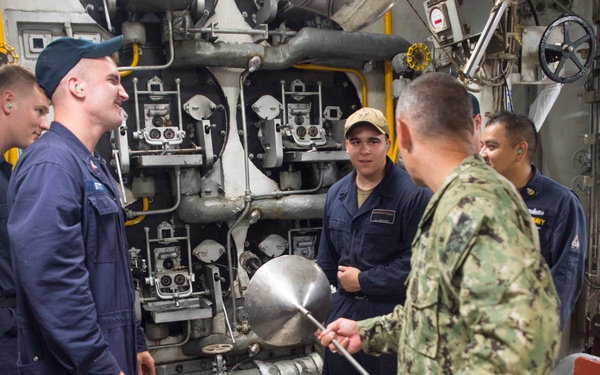U.S. 3rd Fleet Command Master Chief Jack Callison Visits USS Bonhomme Richard (LHD 6)