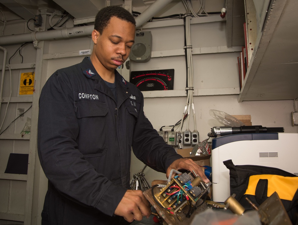 USS CARL VINSON OPERATIONS