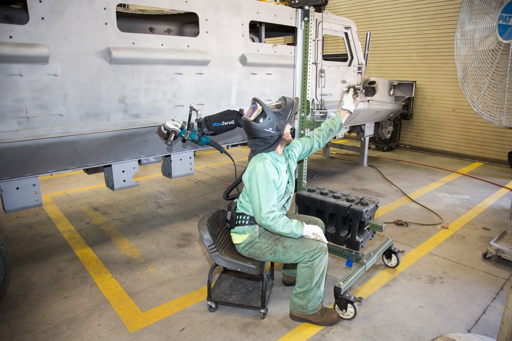 Trunnions and zero gravity help welders at PPB