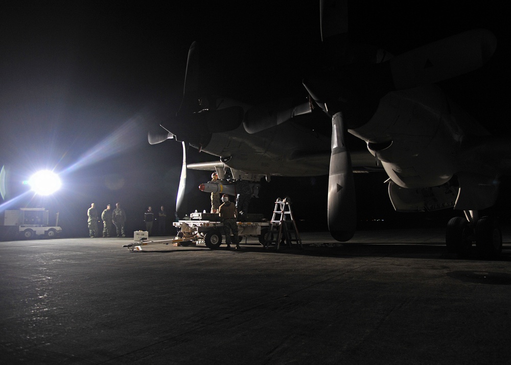 Patrol squadron Sailors upload Maverick missiles during RIMPAC 2018