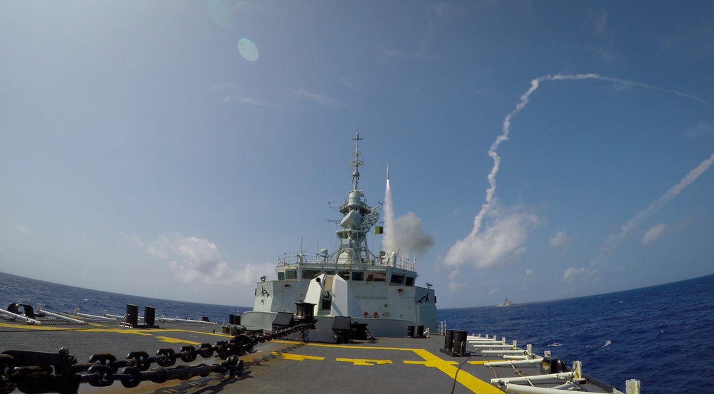 Vancouver Launches Missile During RIMPAC