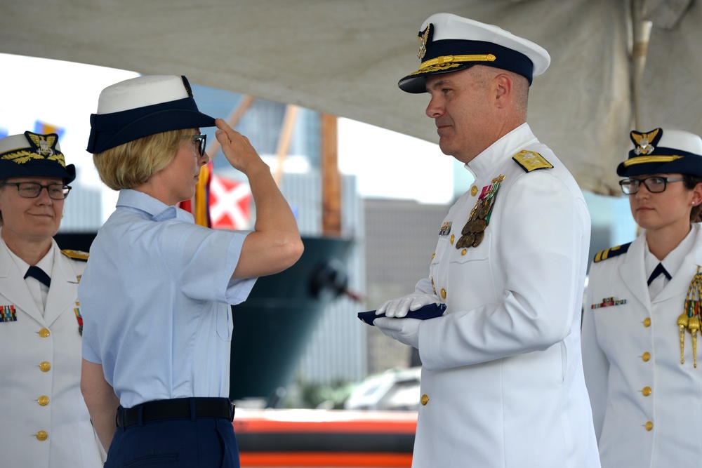 Coast Guard 14th District holds change of command in Honolulu