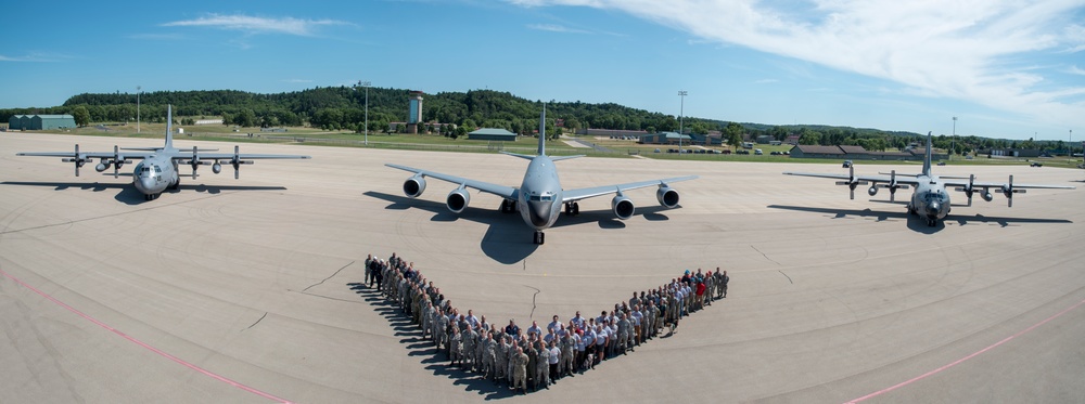 Group shot during Patriot North 2018