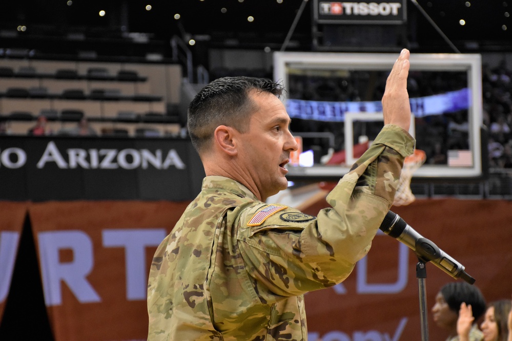 Phoenix Recruiting Battalion conducts mass enlistment at WNBA game