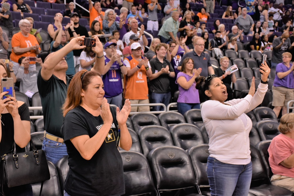 Phoenix Recruiting Battalion conducts mass enlistment at WNBA game