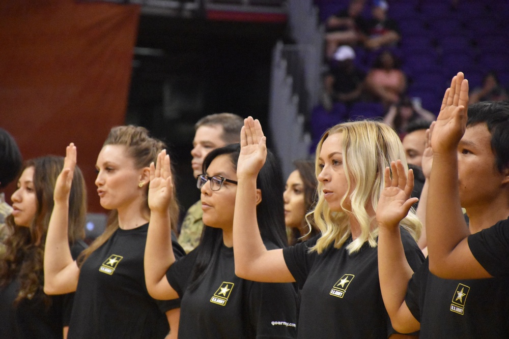 Phoenix Recruiting Battalion conducts mass enlistment at WNBA game