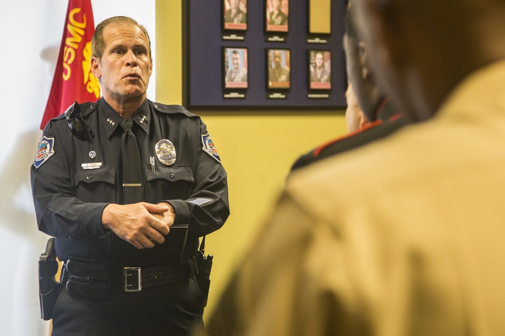 Mesa PD presents plaque to Arizona Marines