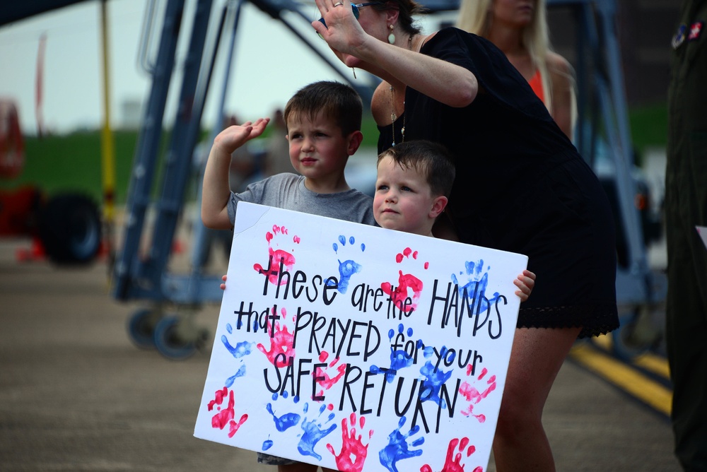 Airmen return to McGhee Tyson from deployment