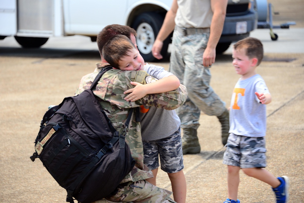 Airmen return to McGhee Tyson from deployment