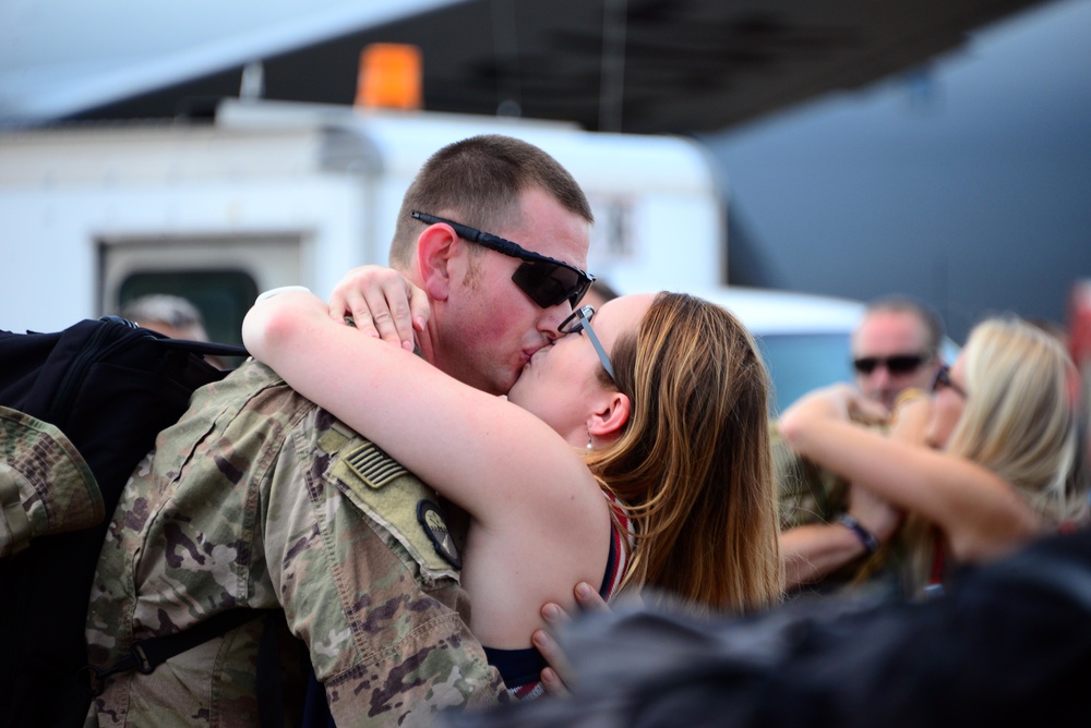 Airmen return to McGhee Tyson from deployment