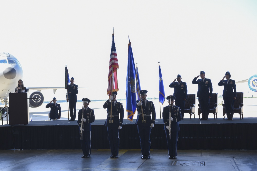 305th Air Mobility Wing welcomes new commander