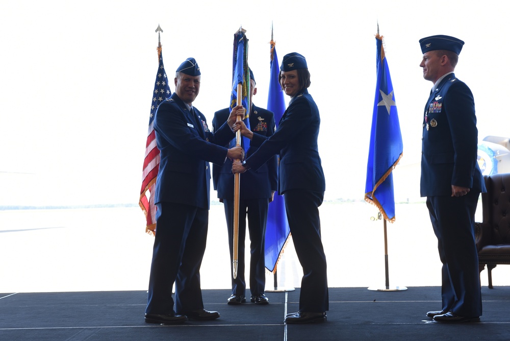 305th Air Mobility Wing welcomes new commander