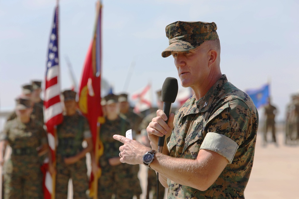 Col. Jason G. Woodworth relinquishes command of MCAS Miramar