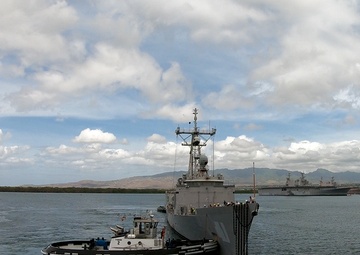 USNS Sioux tows ex-McClusky Out to Sea