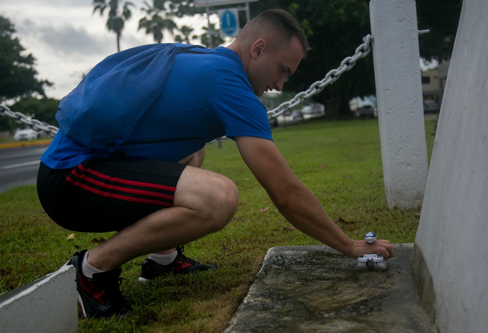 Marines give a helping hand