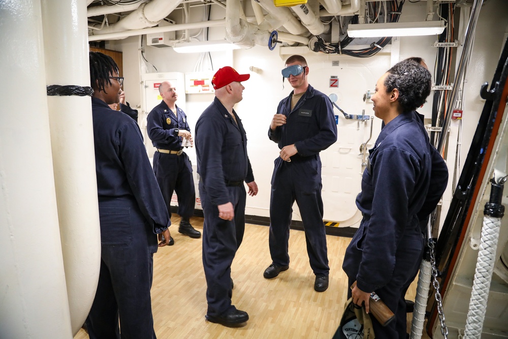 USS Mount Whitney (LCC 20) conducts safety stand down training