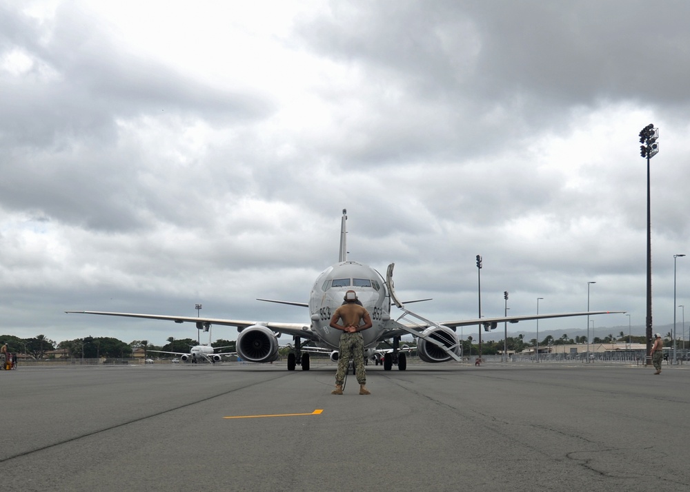 VP-47 Plane Captain Launches a P-8 during RIMPAC 2018