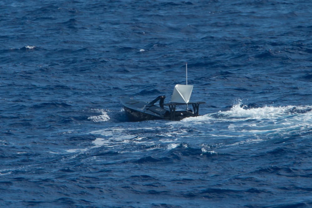 Royal Canadian Navy deploys Hammerhead remotely controlled surface target during a RIMPAC 2018 gunnery exercise